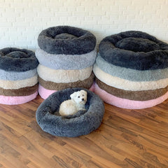 Lugnande donut hundsäng